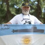 Andinista ruso encuentra la alianza de un piloto de helicóptero siniestrado en Argentina y se la entrega a la viuda cinco años después