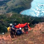 Andinista ruso encuentra la alianza de un piloto de helicóptero siniestrado en Argentina y se la entrega a la viuda cinco años después