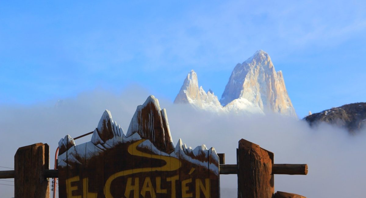 Cartel de Bienvenida a El Chaltén