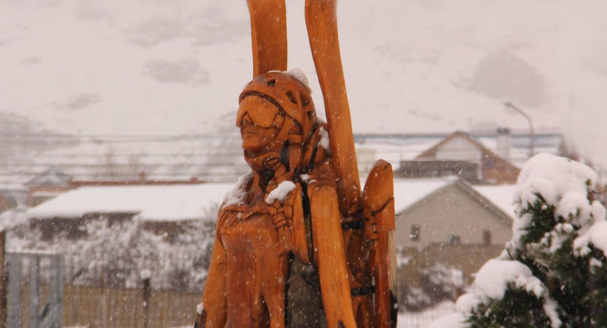 Estatua de madera